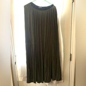 Ecote Maxi skirt